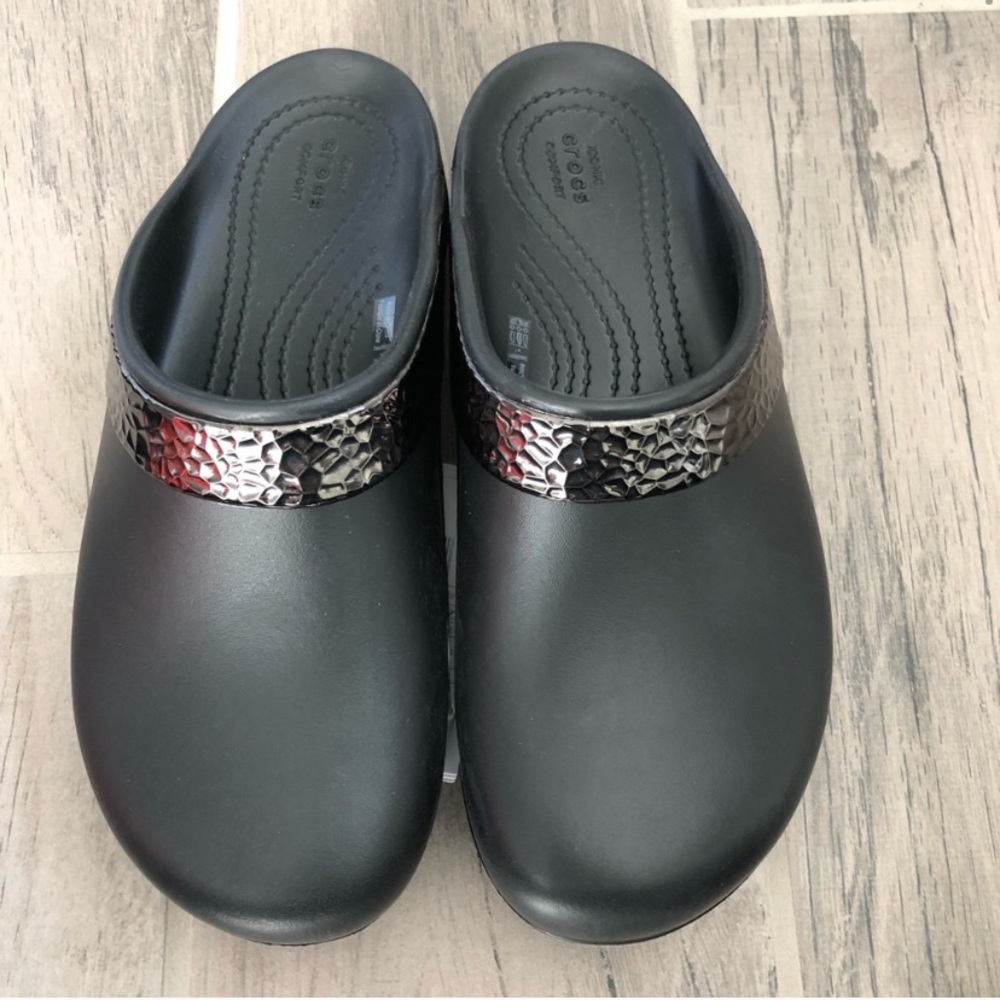 Crocs women’s 9